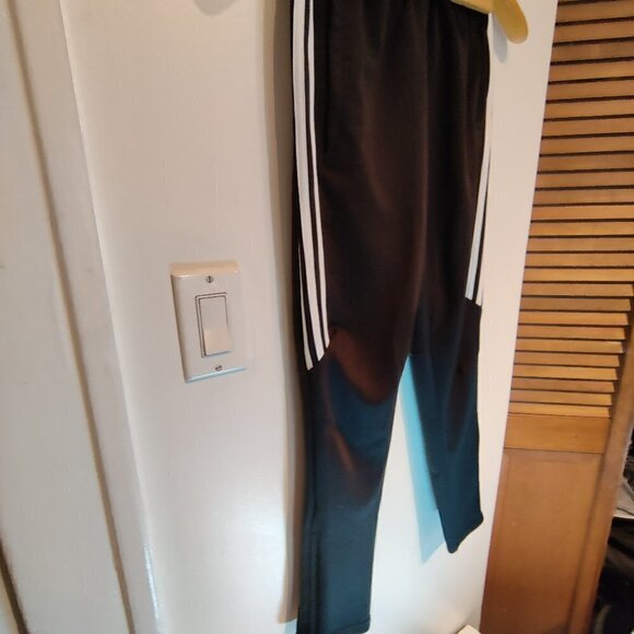 Adidas Leggings Girls Sz M with Cool-comfort tech, Zipper at ankles & pockets - Picture 1 of 5